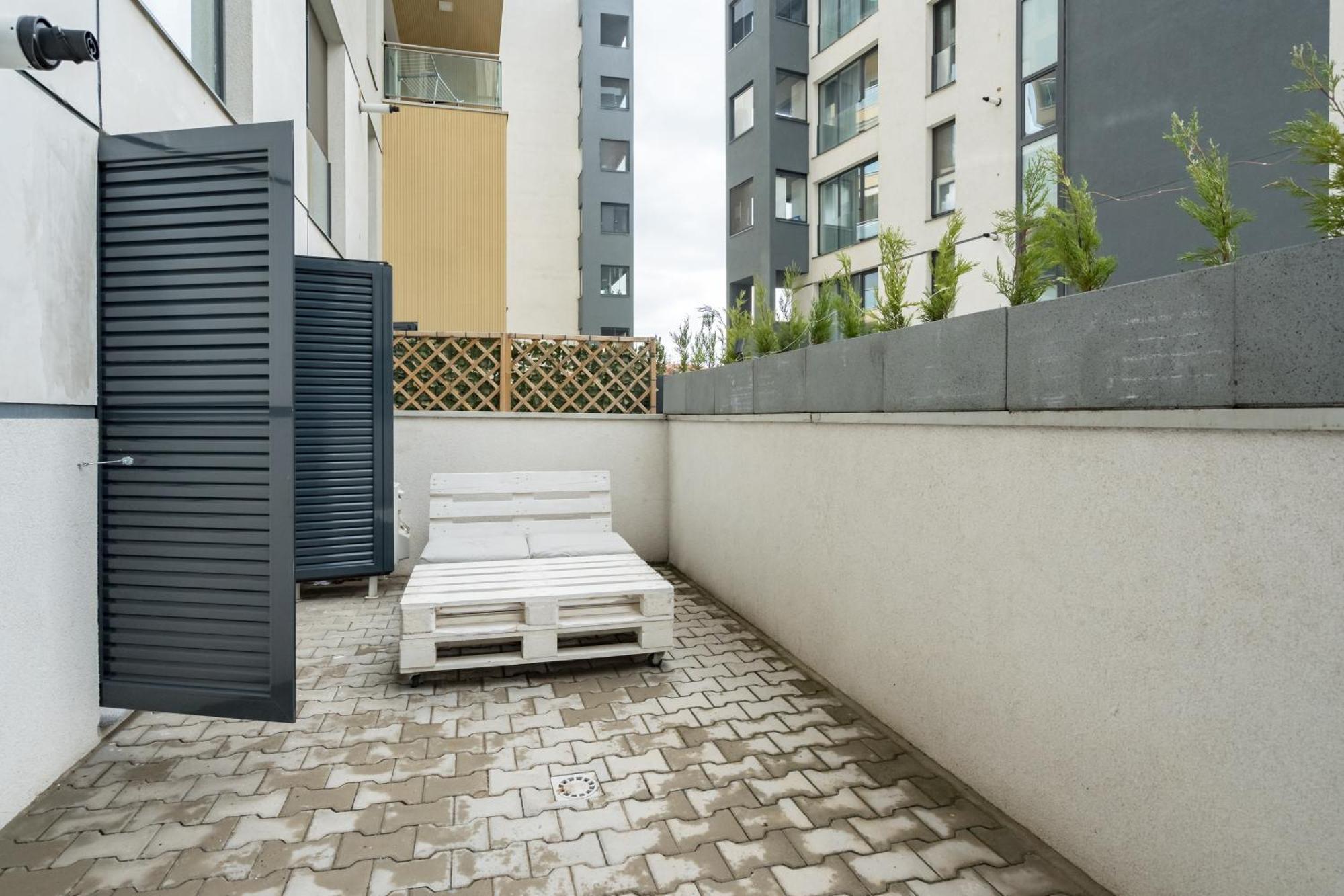 Papini'S Apartment -Apartment With Big Terrace Bucharest Exterior photo